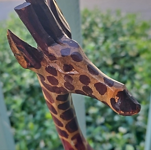 🩵 2 foot tall wood carved giraffe figurine - Picture 3 of 13